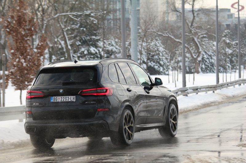 TEST BMW X5 xDrive 45e