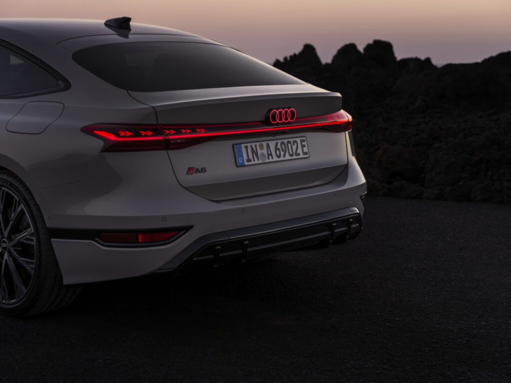 Auto-magazin-Srbija-Audi-A6-e-tron