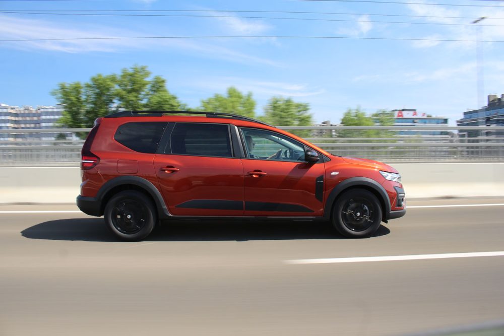 Auto magazin Srbija Dacia Jogger 1,0 TCe 110 Extreme 7 sedišta