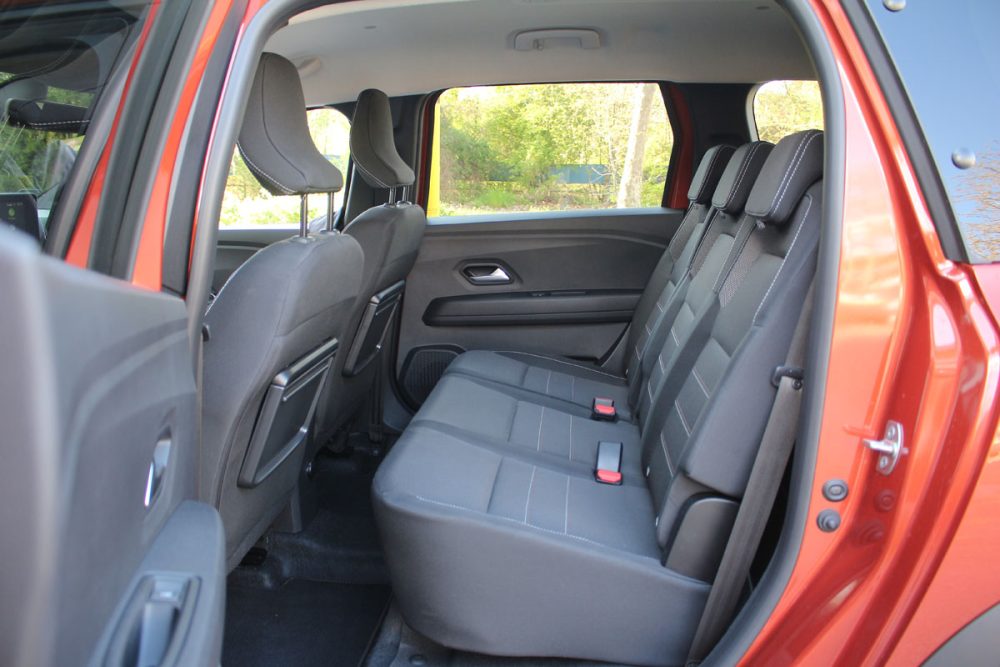 Auto magazin Srbija Dacia Jogger 1,0 TCe 110 Extreme 7 sedišta