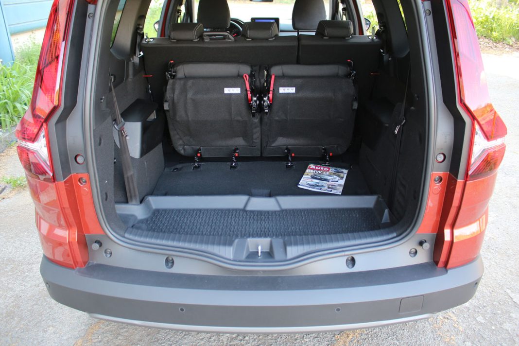 IMG_1092 Auto magazin Srbija Dacia Jogger 1,0 TCe 110 Extreme 7 sedišta