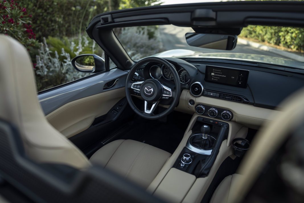 mazda_mx-5_35th_anniversary_2024_mazda_mx-5_ag_int_2_lowres Mazda MX-5
