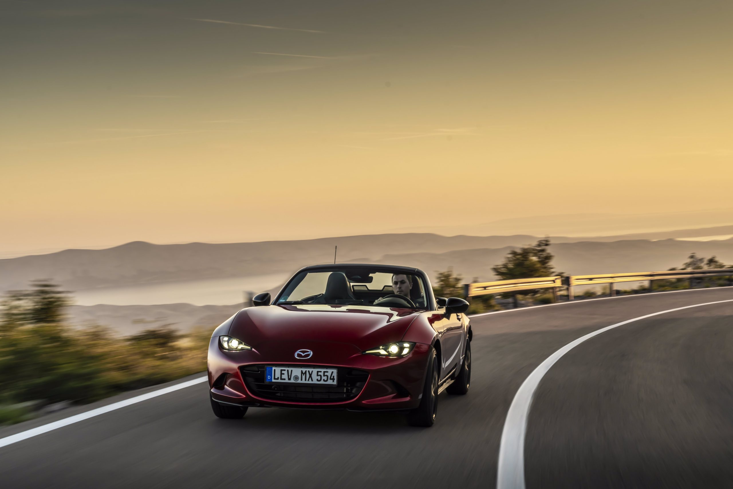 Mazda MX-5: 35 godina uživanja u vožnji