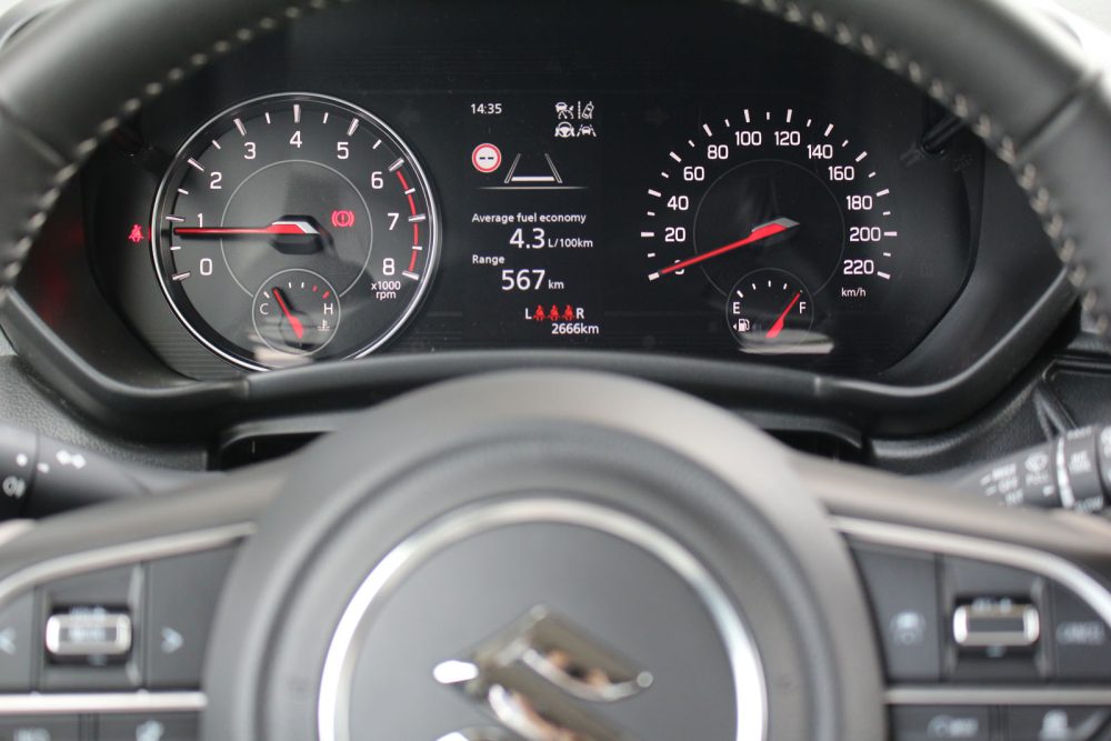 Auto magazin Srbija Test Suzuki Swift 1,2 DualJet Hybrid 2WD