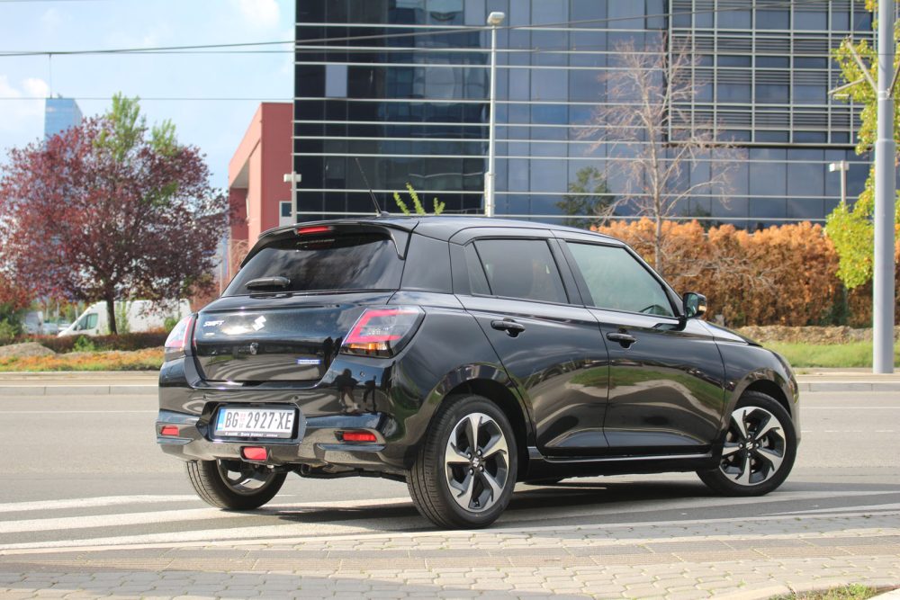 Auto magazin Srbija Test Suzuki Swift 1,2 DualJet Hybrid 2WD