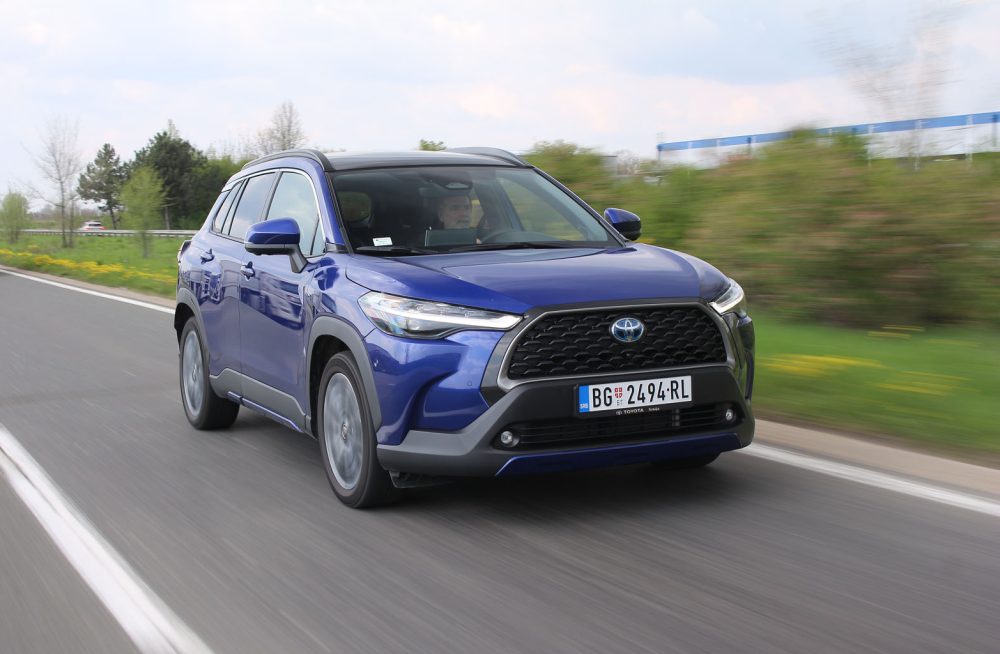 Auto magazin Srbija TEST Toyota Corolla Cross Hybrid AWD