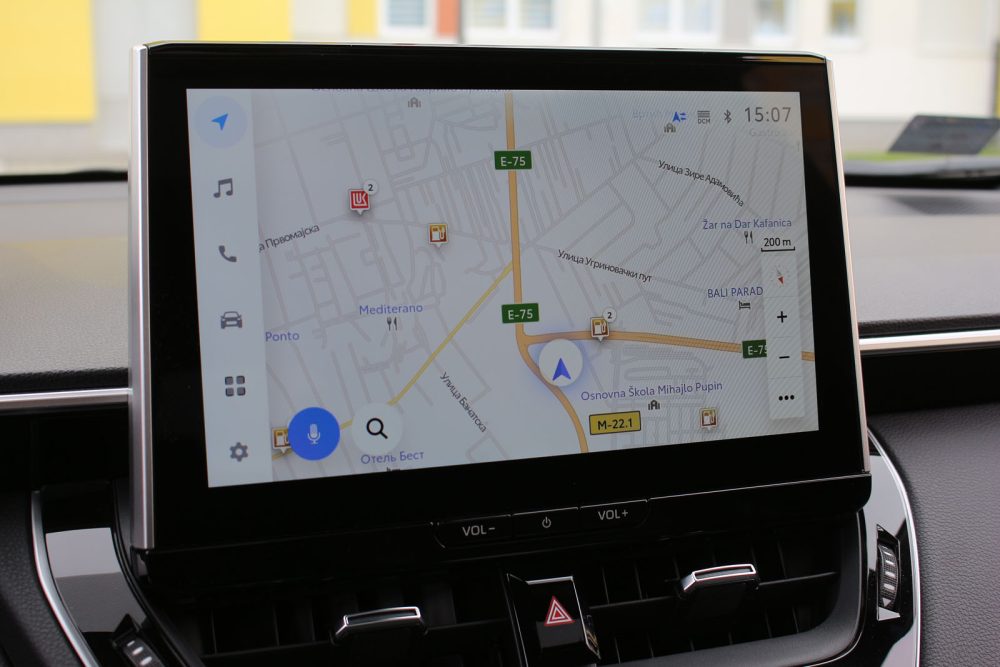 Auto magazin Srbija TEST Toyota Corolla Cross Hybrid AWD