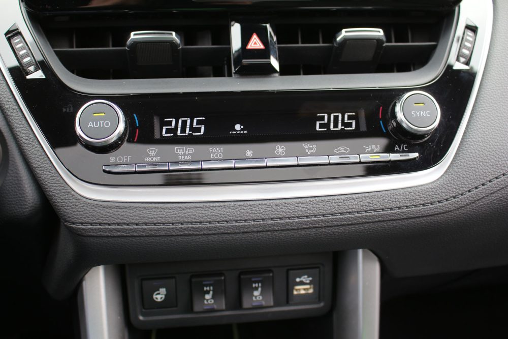 Auto magazin Srbija TEST Toyota Corolla Cross Hybrid AWD