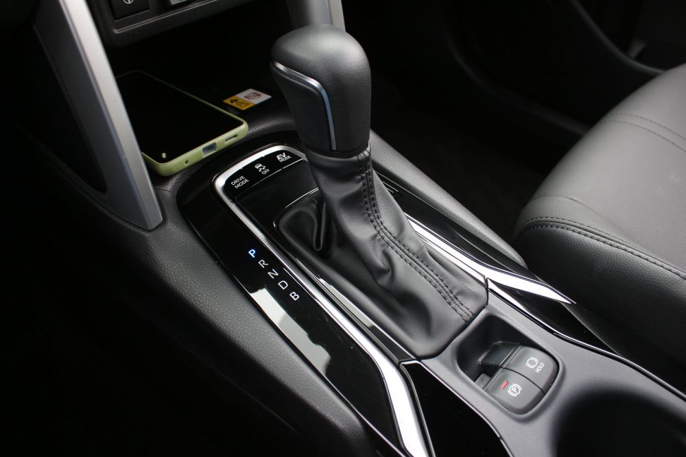 Auto magazin Srbija TEST Toyota Corolla Cross Hybrid AWD