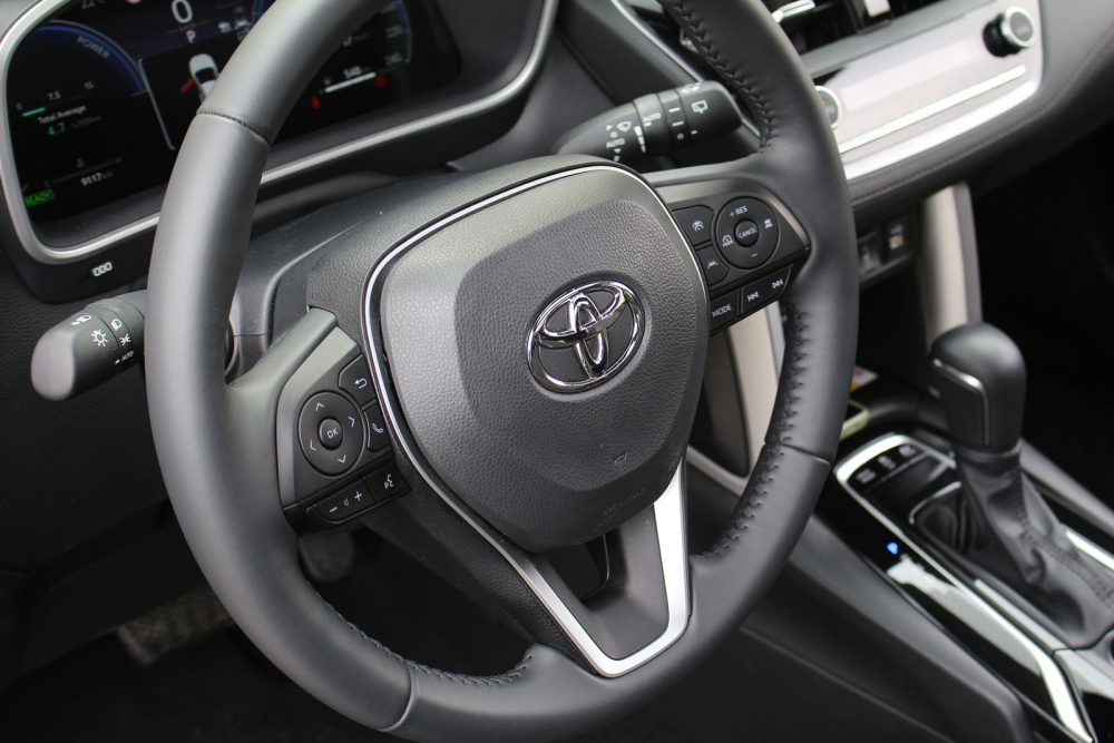 Auto magazin Srbija TEST Toyota Corolla Cross Hybrid AWD