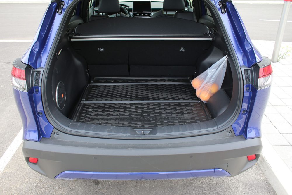 Auto magazin Srbija TEST Toyota Corolla Cross Hybrid AWD