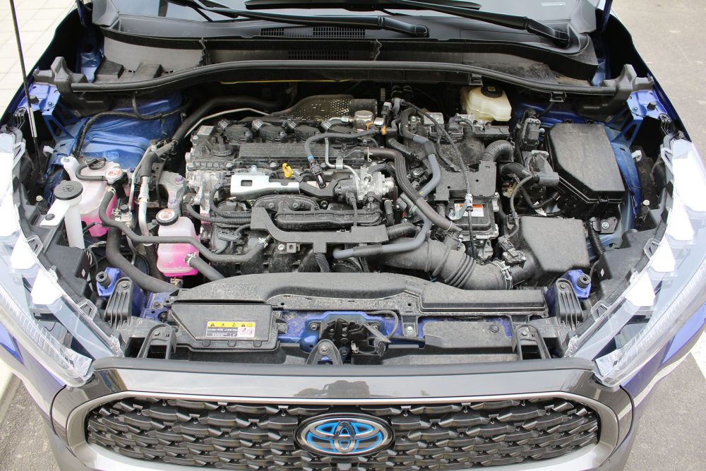 Auto magazin Srbija TEST Toyota Corolla Cross Hybrid AWD