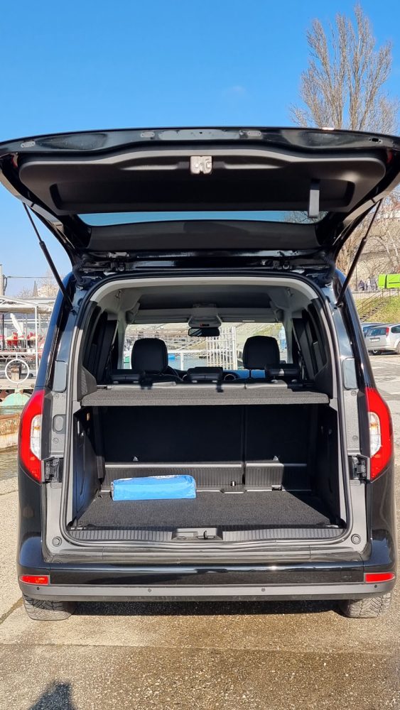 Auto magazin Srbija Test Mercedes-Benz T180d