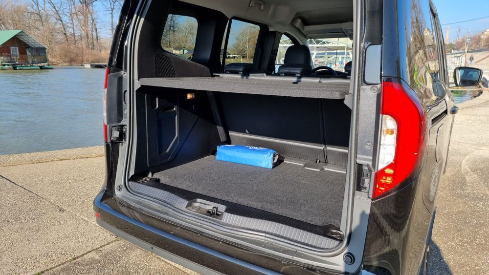 Auto magazin Srbija Test Mercedes-Benz T180d