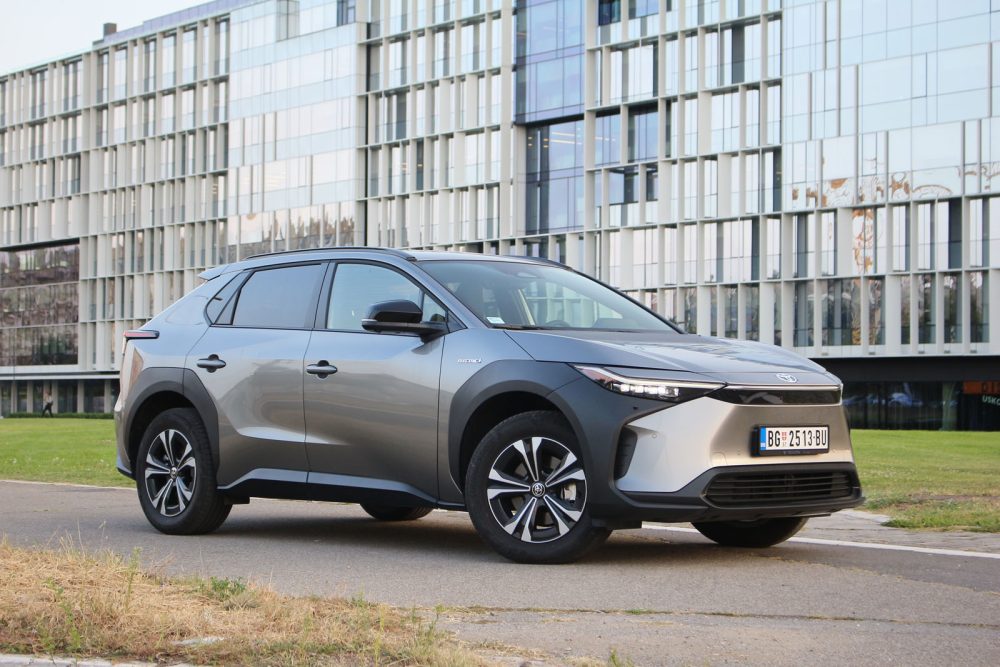 Toyota bZ4X AWD