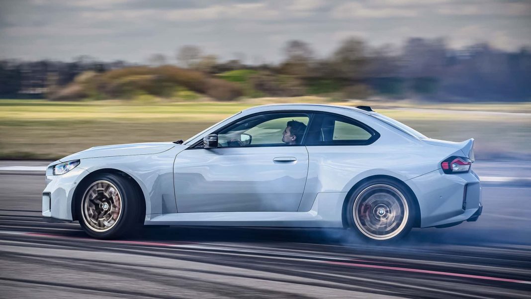 bmw-m2-cs-2025 (1) BMW M2 CS