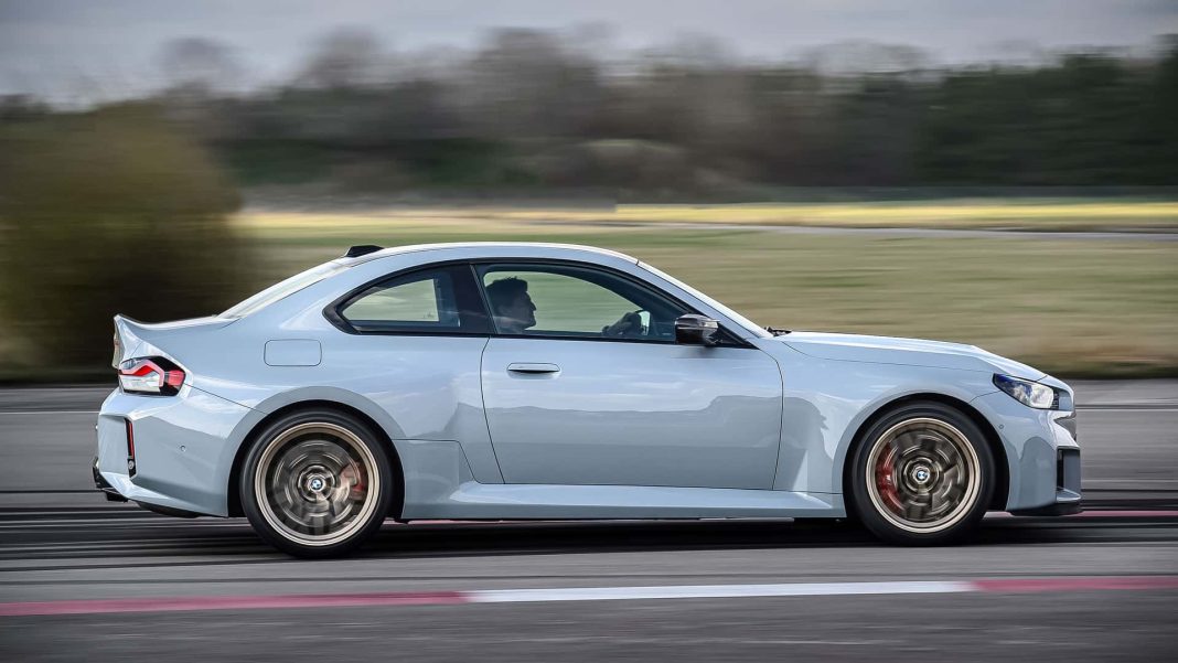 bmw-m2-cs-2025 (7) BMW M2 CS