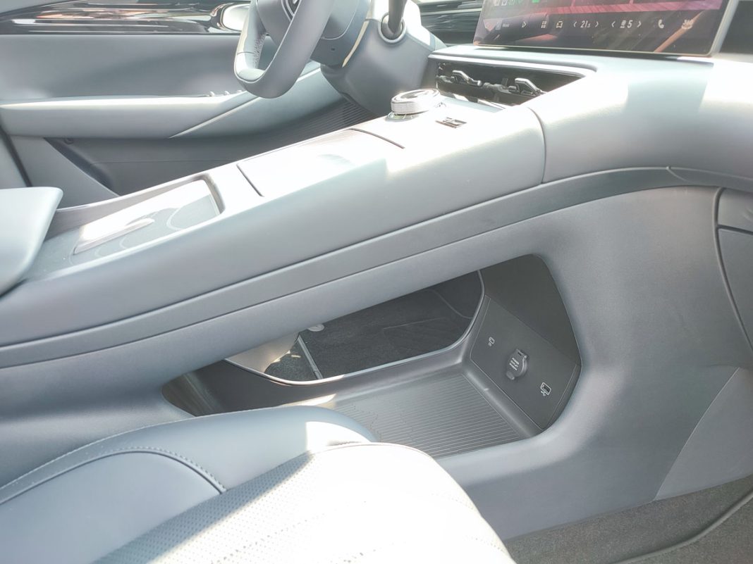 IMG_20250610_125307 Geely EX5