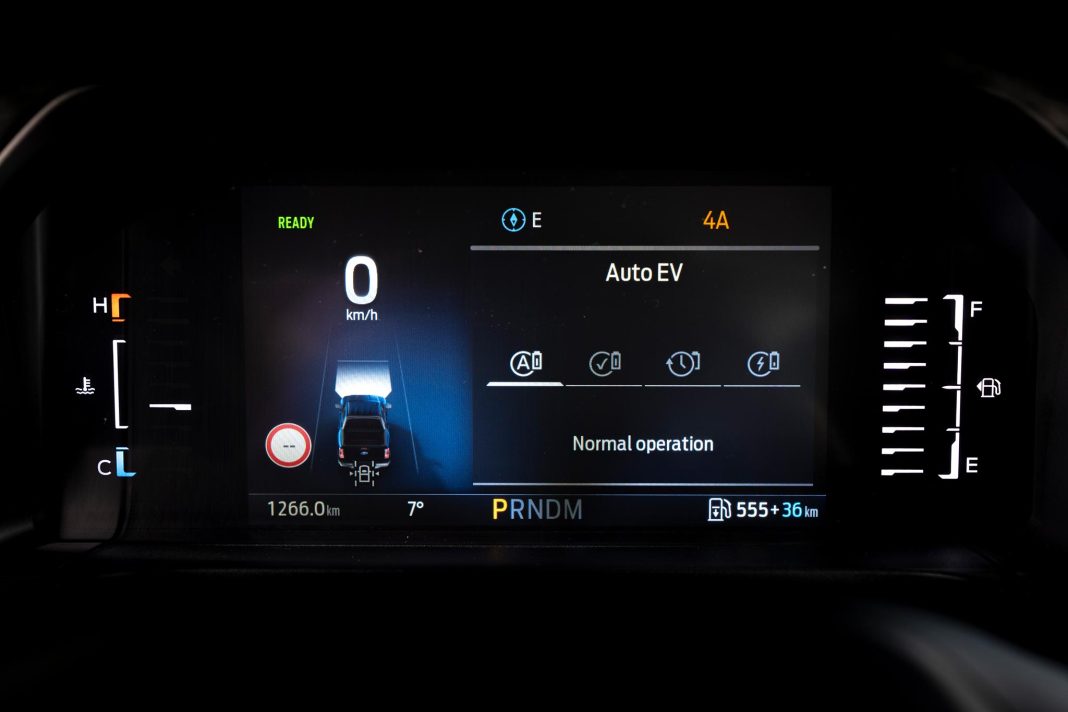 Ranger_Stormtrak_PHEV_032-LOW Ford Ranger PHEV