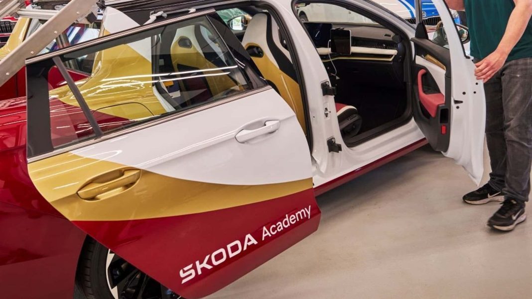 skoda-l-k-130-pickup-truck-based-on-the-superb-combi (17) Škoda L&K 130 Pickup