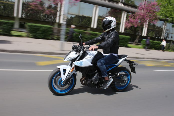 Auto magazin Srbija Test Suzuki GSX-8S