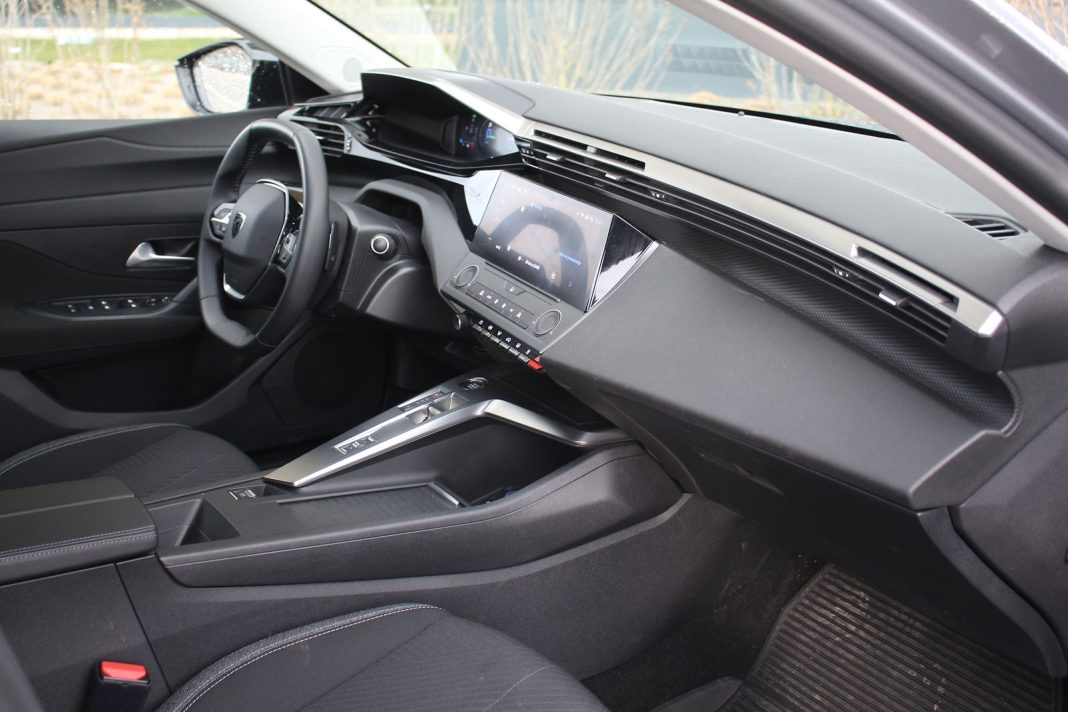 IMG_6699 Auto magazin Srbija Test Peugeot 308 PHEV 180 Active Pack