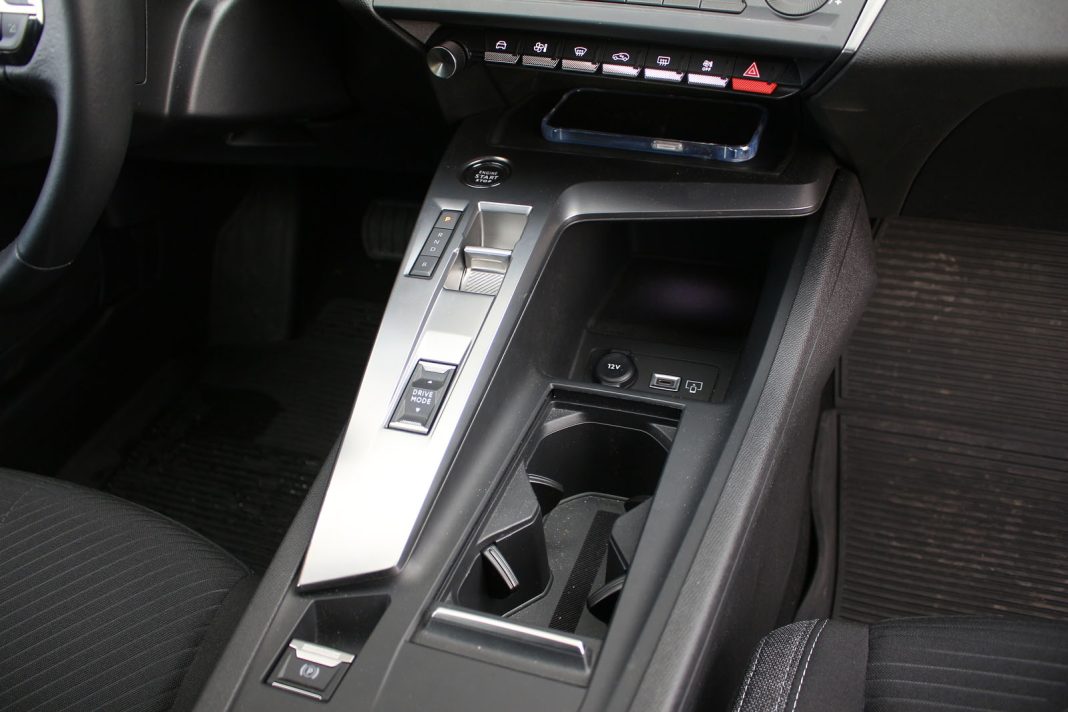 IMG_6727 Auto magazin Srbija Test Peugeot 308 PHEV 180 Active Pack