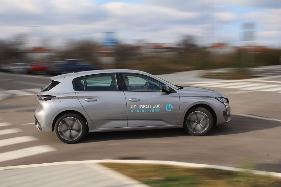 IMG_7033 Auto magazin Srbija Test Peugeot 308 PHEV 180 Active Pack