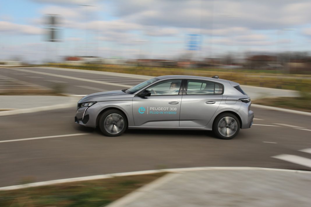 IMG_7047 Auto magazin Srbija Test Peugeot 308 PHEV 180 Active Pack