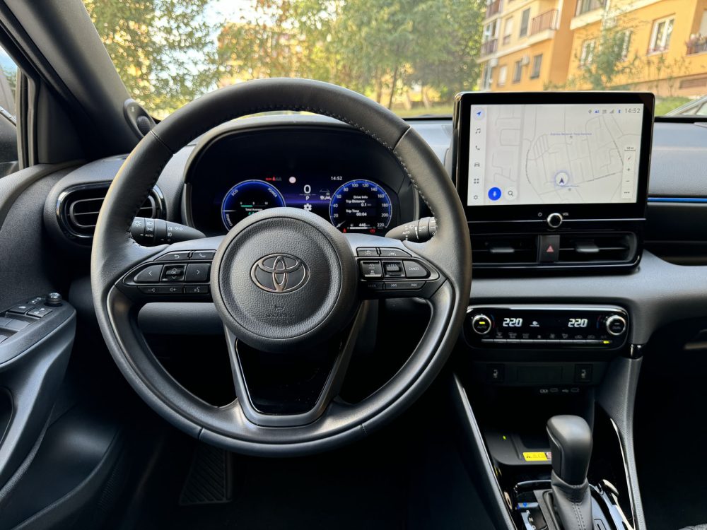 Auto magazin Srbija TEST Toyota Yaris 1,5 VVTi HEV 130