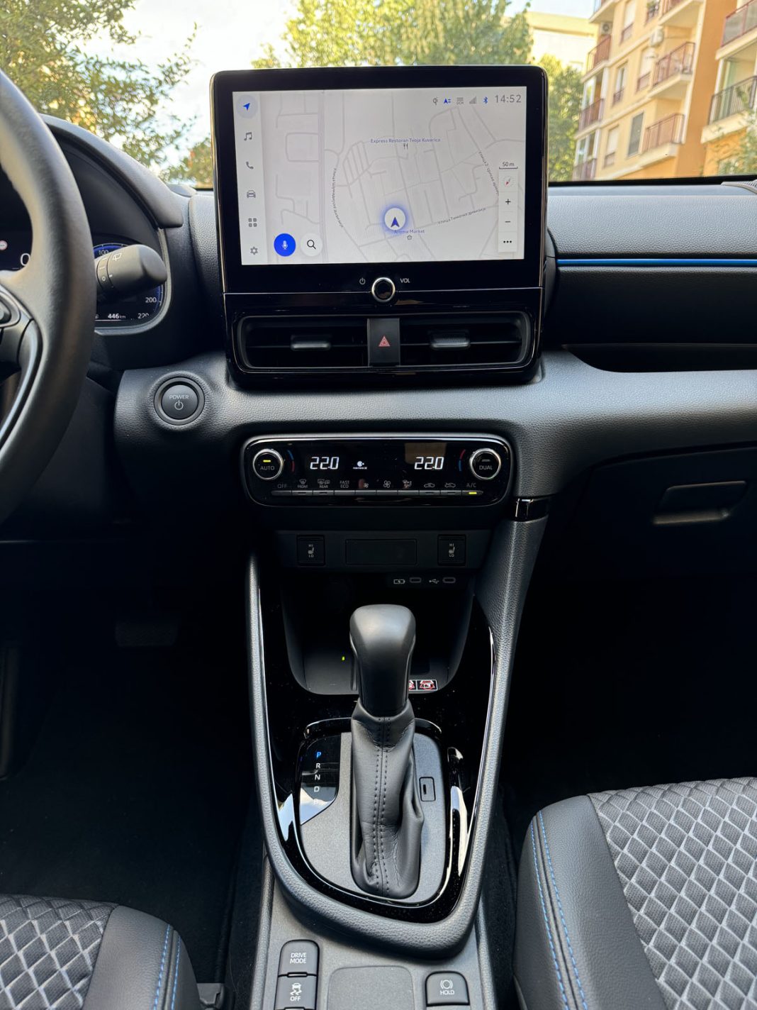 Auto magazin Srbija TEST Toyota Yaris 1,5 VVTi HEV 130