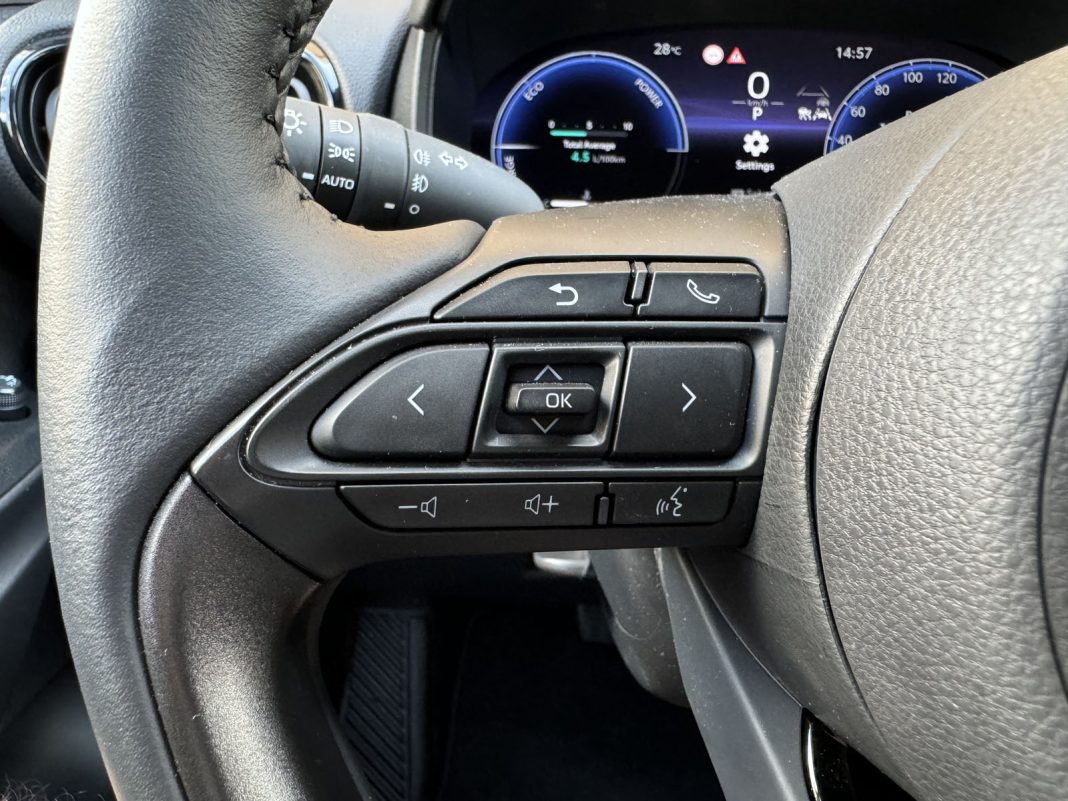 Auto magazin Srbija TEST Toyota Yaris 1,5 VVTi HEV 130