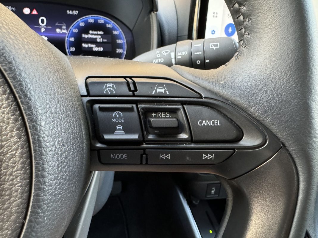 Auto magazin Srbija TEST Toyota Yaris 1,5 VVTi HEV 130