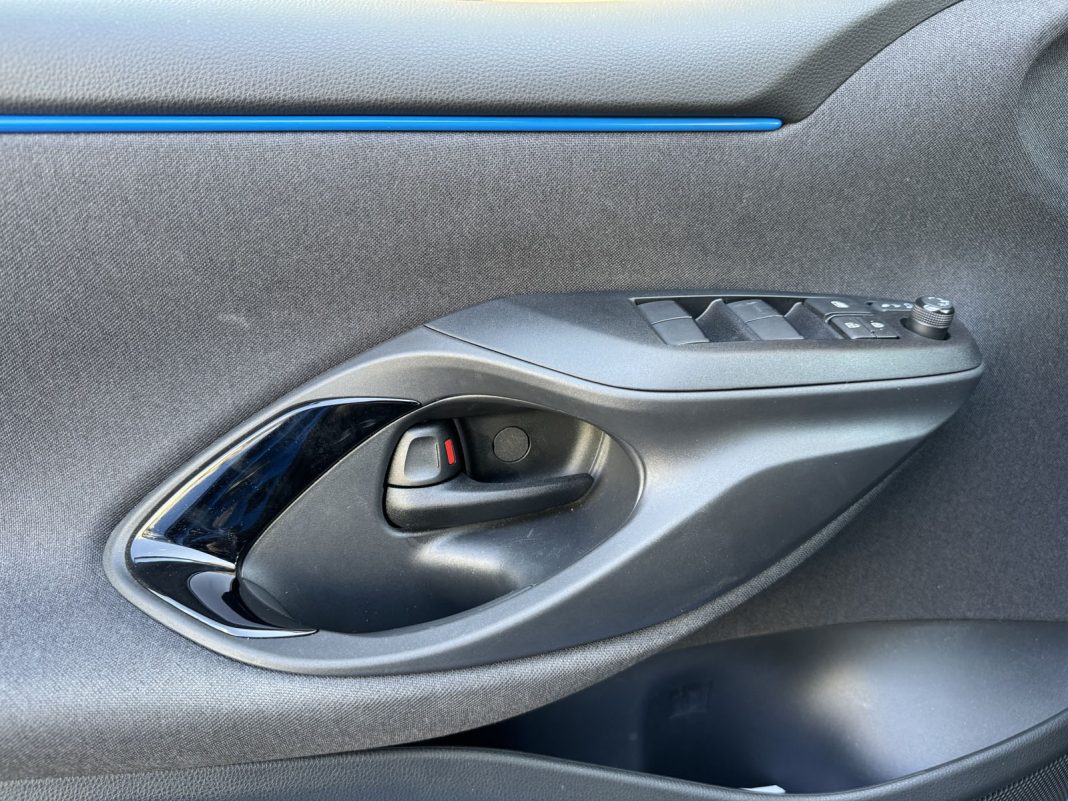 Auto magazin Srbija TEST Toyota Yaris 1,5 VVTi HEV 130