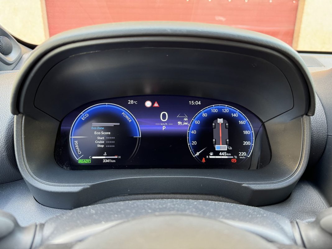 Auto magazin Srbija TEST Toyota Yaris 1,5 VVTi HEV 130