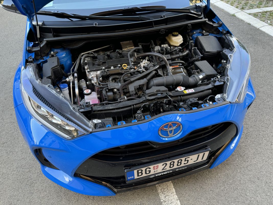 Auto magazin Srbija TEST Toyota Yaris 1,5 VVTi HEV 130