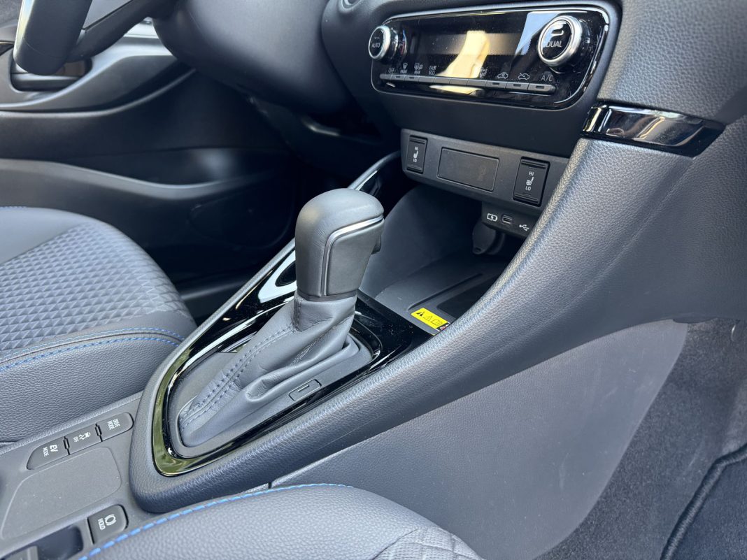 Auto magazin Srbija TEST Toyota Yaris 1,5 VVTi HEV 130