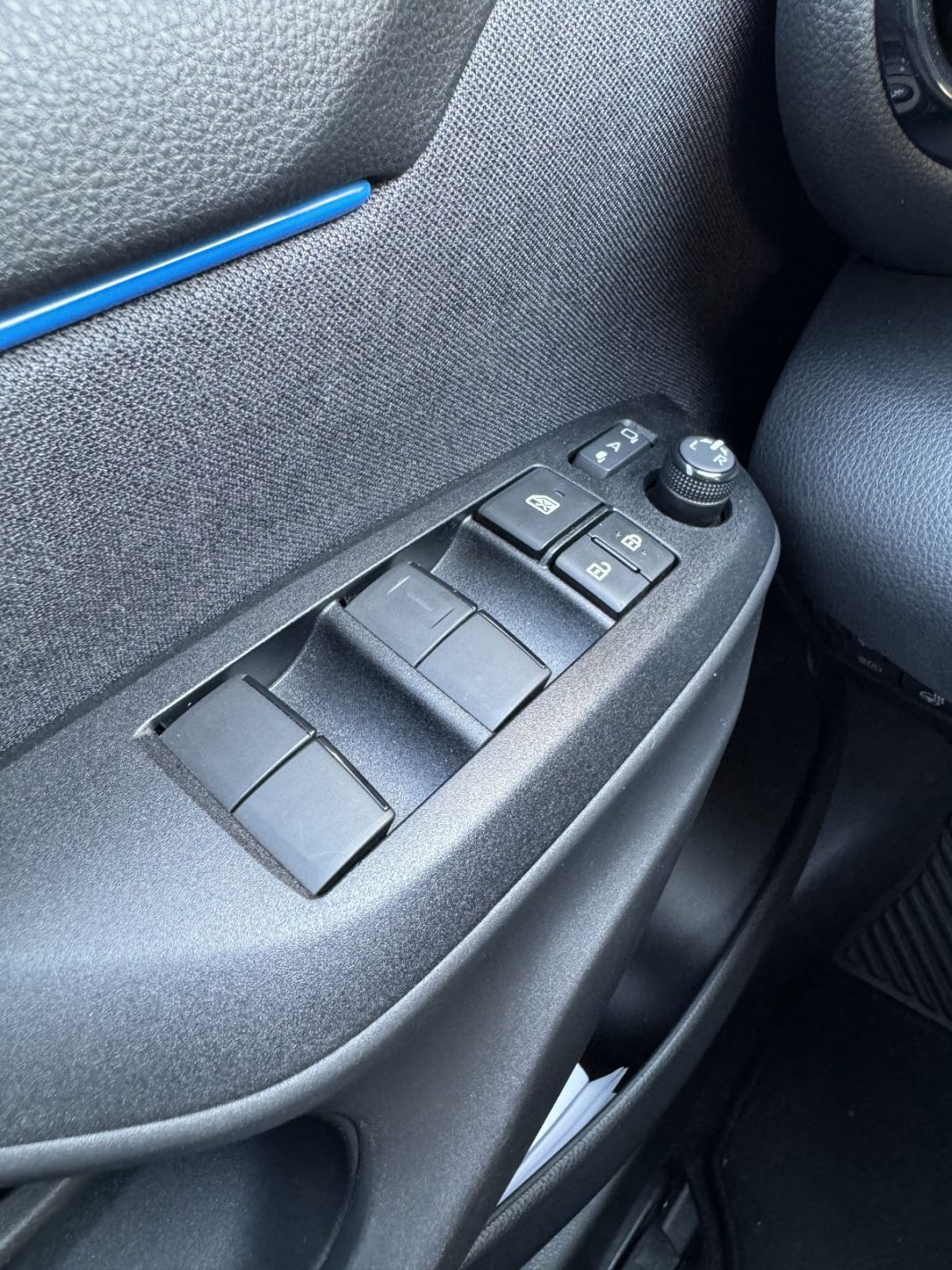 Auto magazin Srbija TEST Toyota Yaris 1,5 VVTi HEV 130