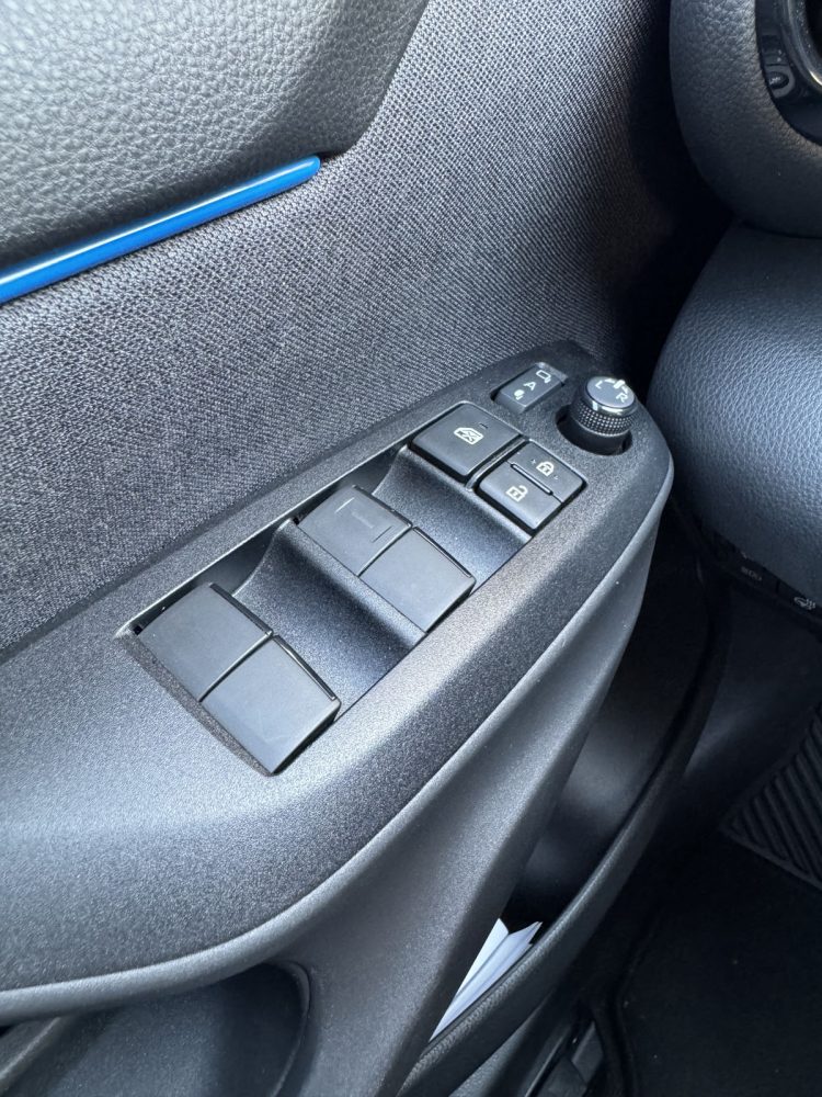 Auto magazin Srbija TEST Toyota Yaris 1,5 VVTi HEV 130