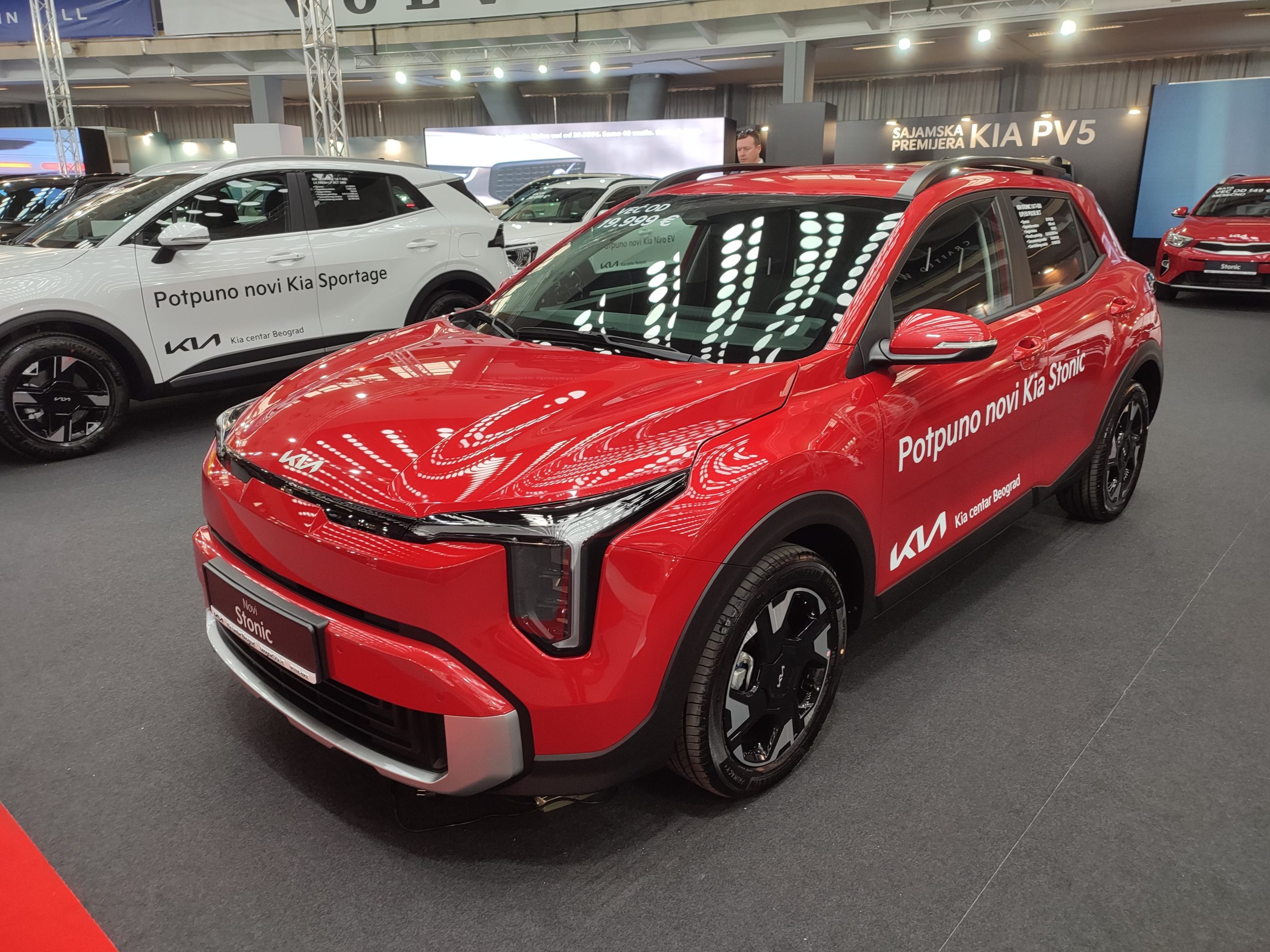 Kia predstavlja dve premijere – Stonic i PV5
