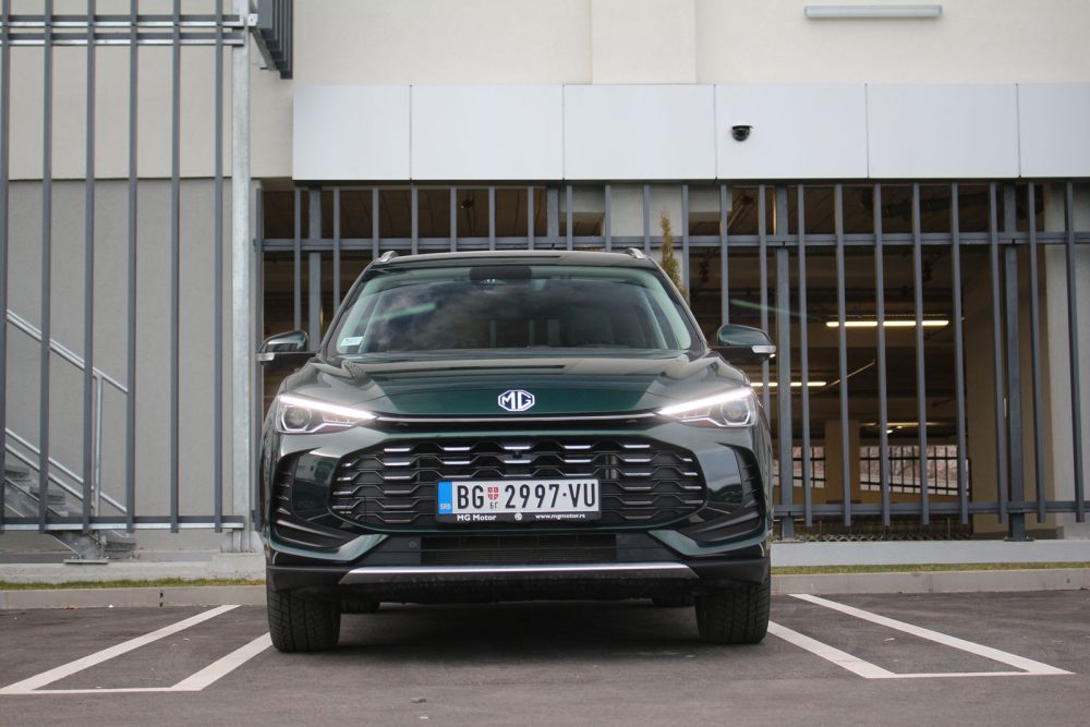 Auto magazin Srbija TEST MG ZS Hybrid+ Luxury
