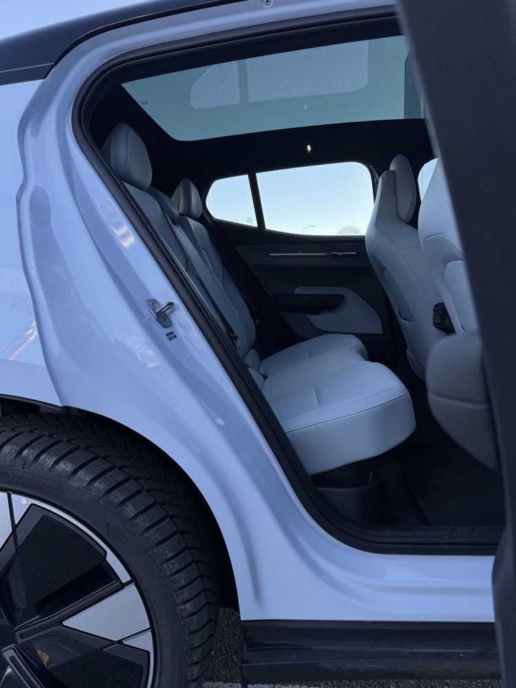 Auto magazin Srbija Test Volvo EX30