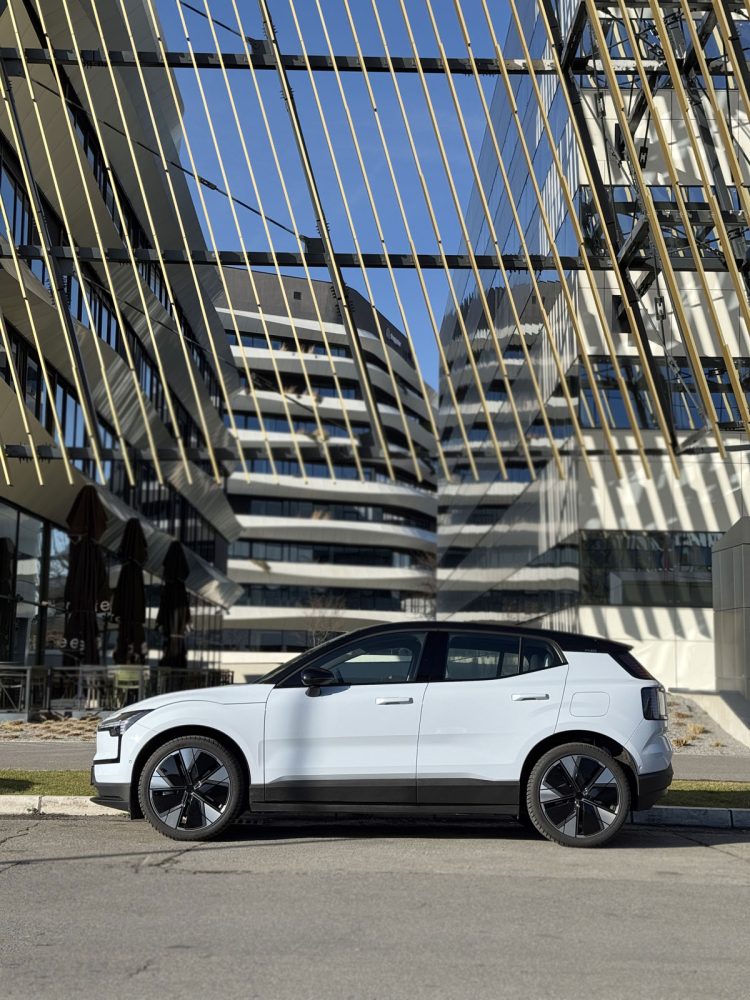 Auto magazin Srbija Test Volvo EX30