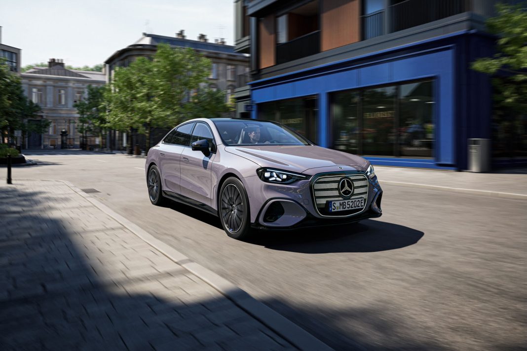 Die neue elektrische C-Klasse definiert das Segment neuThe all-new electric C-Class: Redefining the segment Mercedes-Benz C 400 4MATIC Elektrik