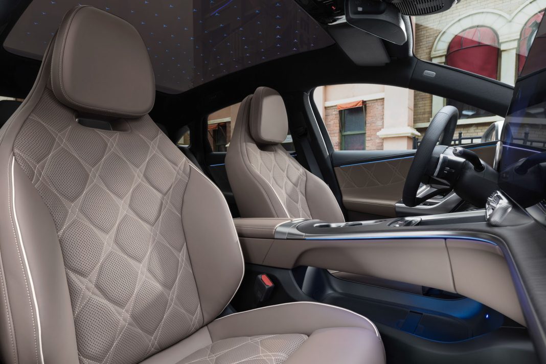 Die neue elektrische C-Klasse definiert das Segment neuThe all-new electric C-Class: Redefining the segment Mercedes-Benz C 400 4MATIC Elektrik