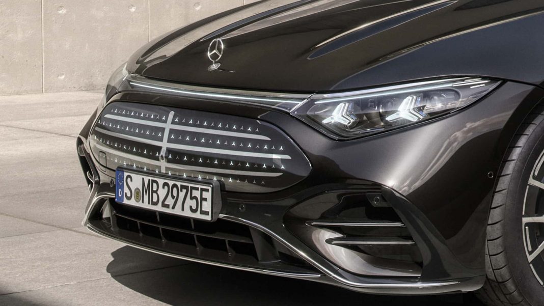 mercedes-eqs-2026-die-front-mit-mercedes-stern-auf-der-haube Mercedes EQS