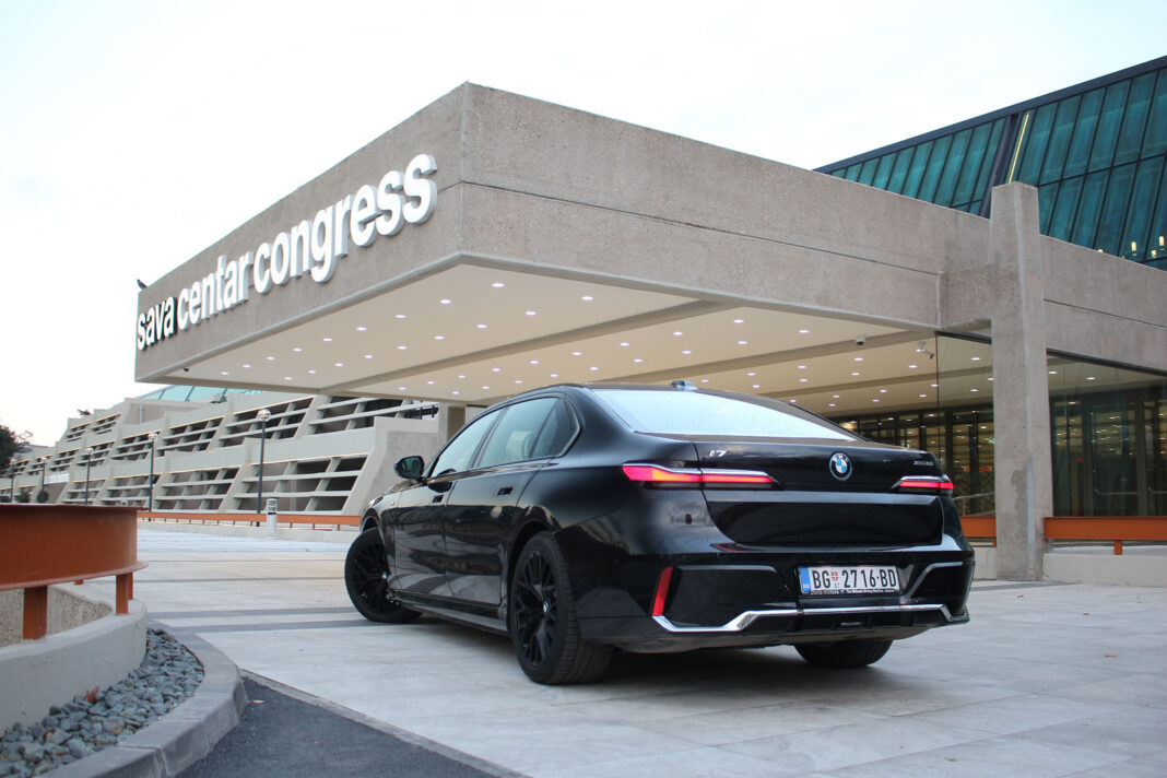 IMG_1676 Auto magazin Srbija Test BMW i7 xDrive60