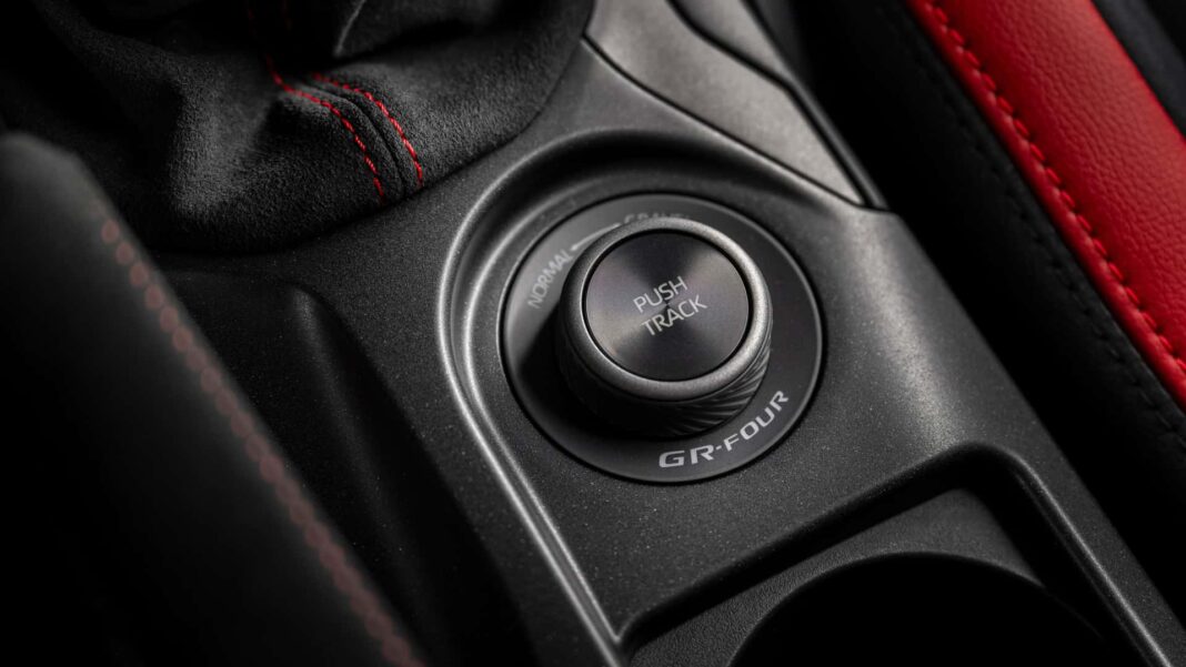 2026-toyota-grmn-corolla-25 Toyota GRMN Corolla