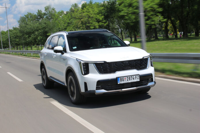 Auto magazin Srbija Test Kia Sorento 2,2TCi EX Limited Panorama 4WD 8 DCT