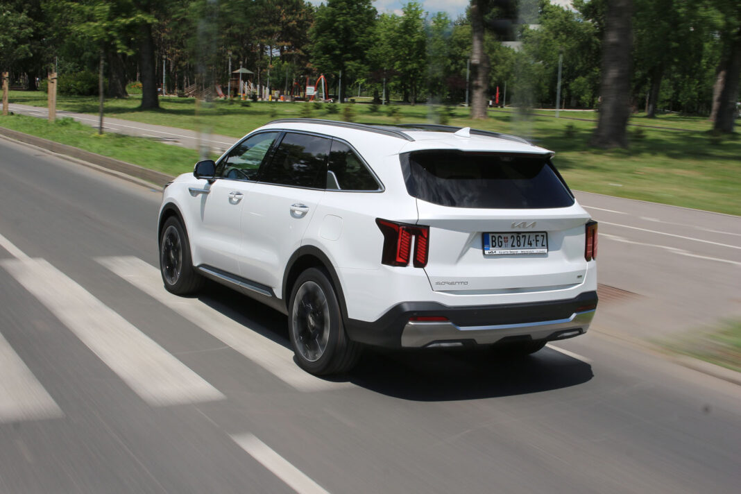 IMG_1914 Auto magazin Srbija Test Kia Sorento 2,2TCi EX Limited Panorama 4WD 8 DCT